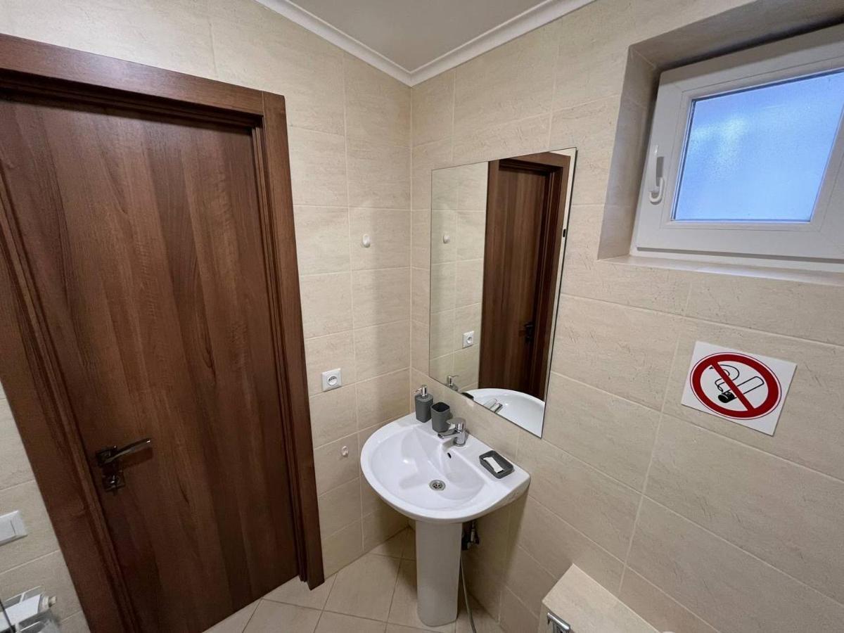 Fox Rooms 90 Mykolaiv Exterior photo